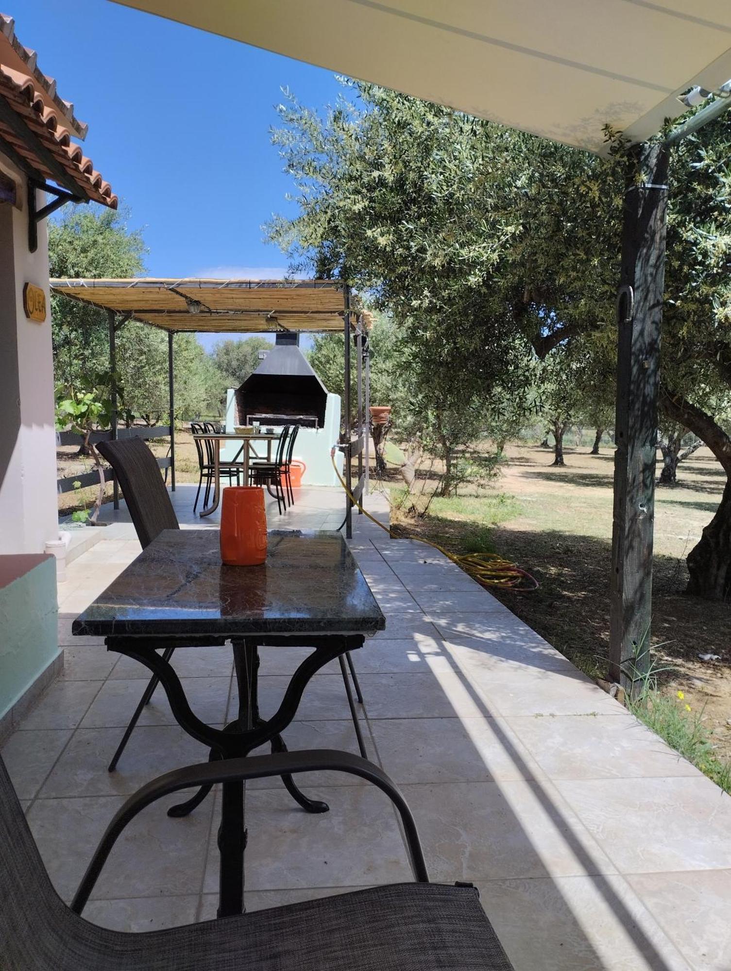 Olea Cottage Galatás Exterior photo